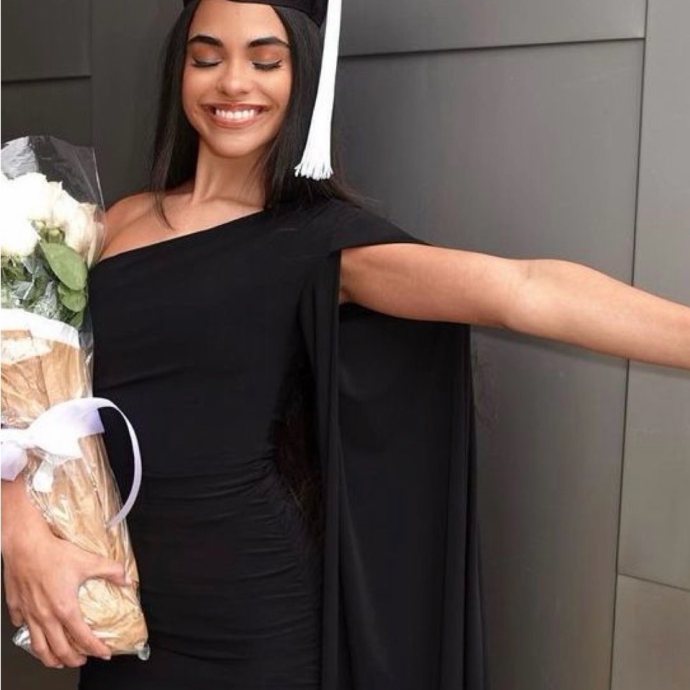 Chic Black One-Shoulder Midi Dress